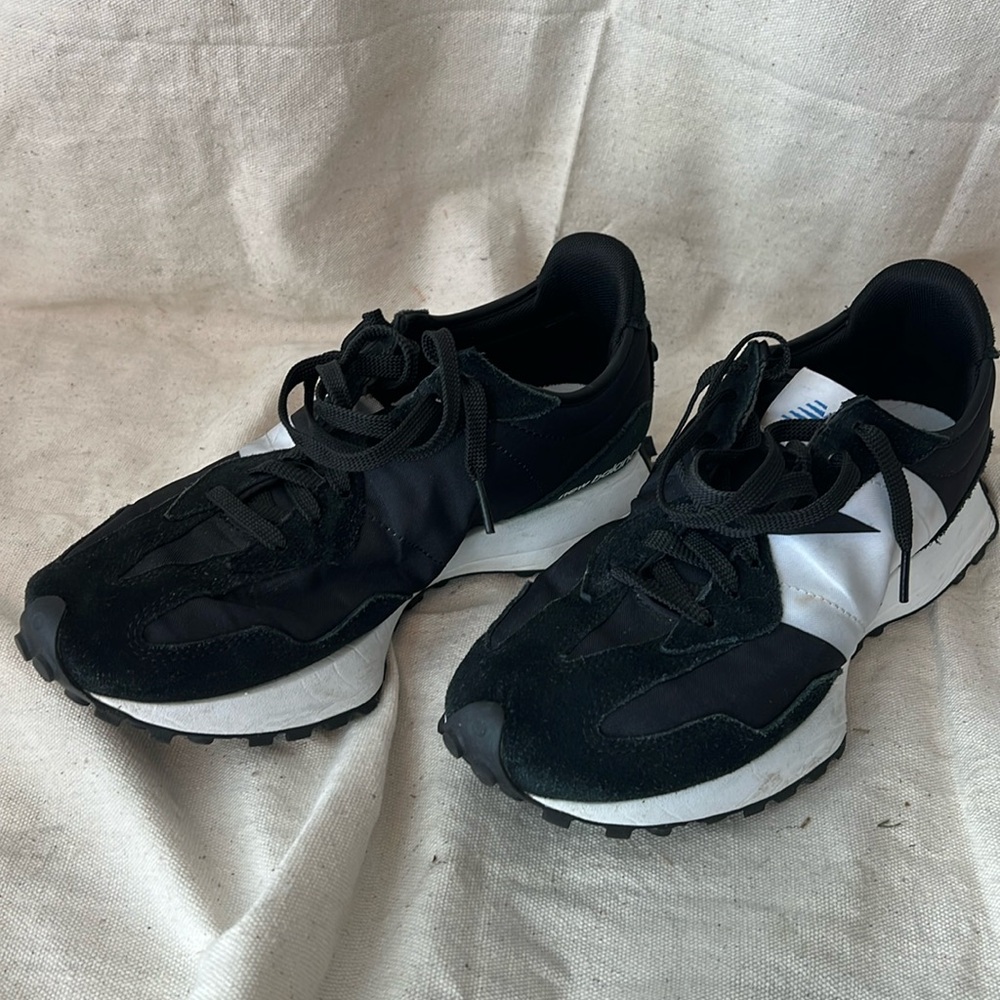 New Balance 327